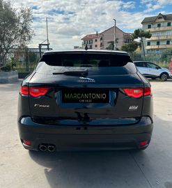 Jaguar F-Pace - 7