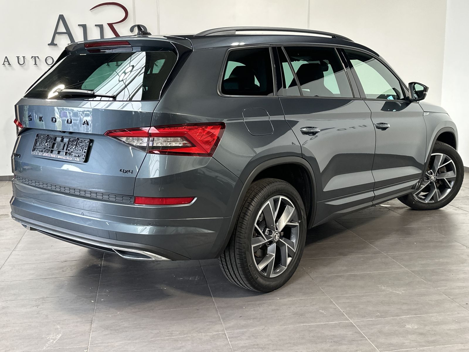 Fahrzeugabbildung SKODA Kodiaq Sportline 4x4 7-Sitzer NAV+LED+AHK+19ZOLL