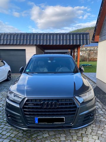 Audi Q7 3.0 TDI quattro - Matrix, HuD STHD, AHK ACC