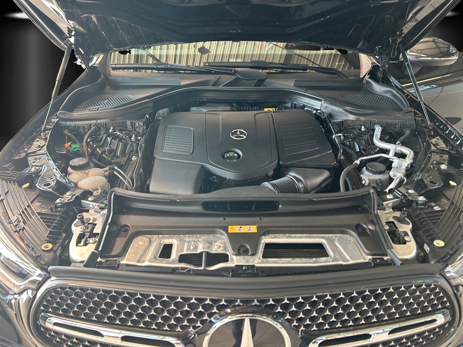 Fahrzeugabbildung Mercedes-Benz GLC400e 4M AMG Advanced DISTRO DigiLED el.Heckkl