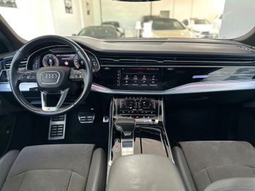 Audi Q8 - 11