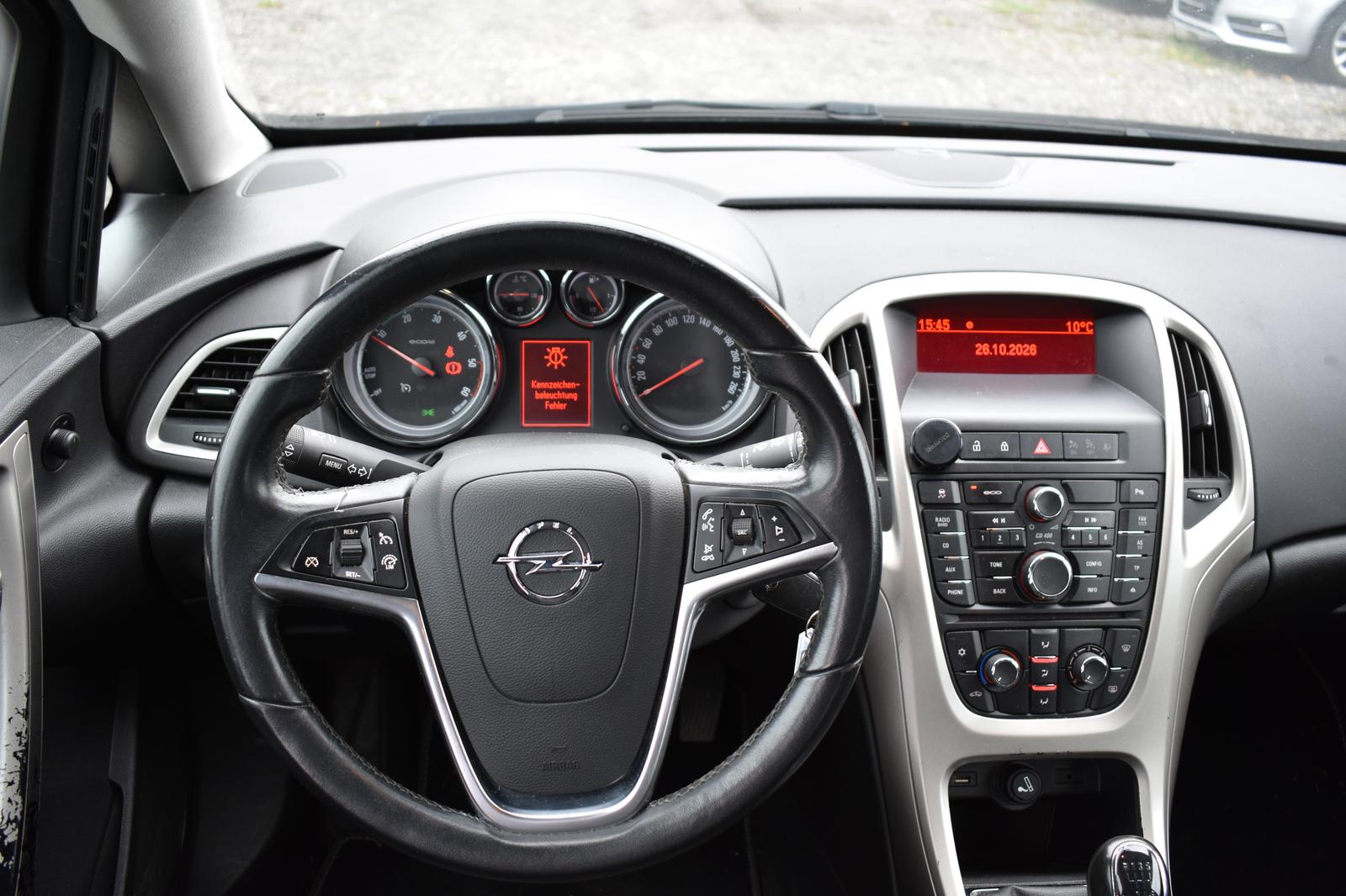 Opel Astra 2013 — фото 15