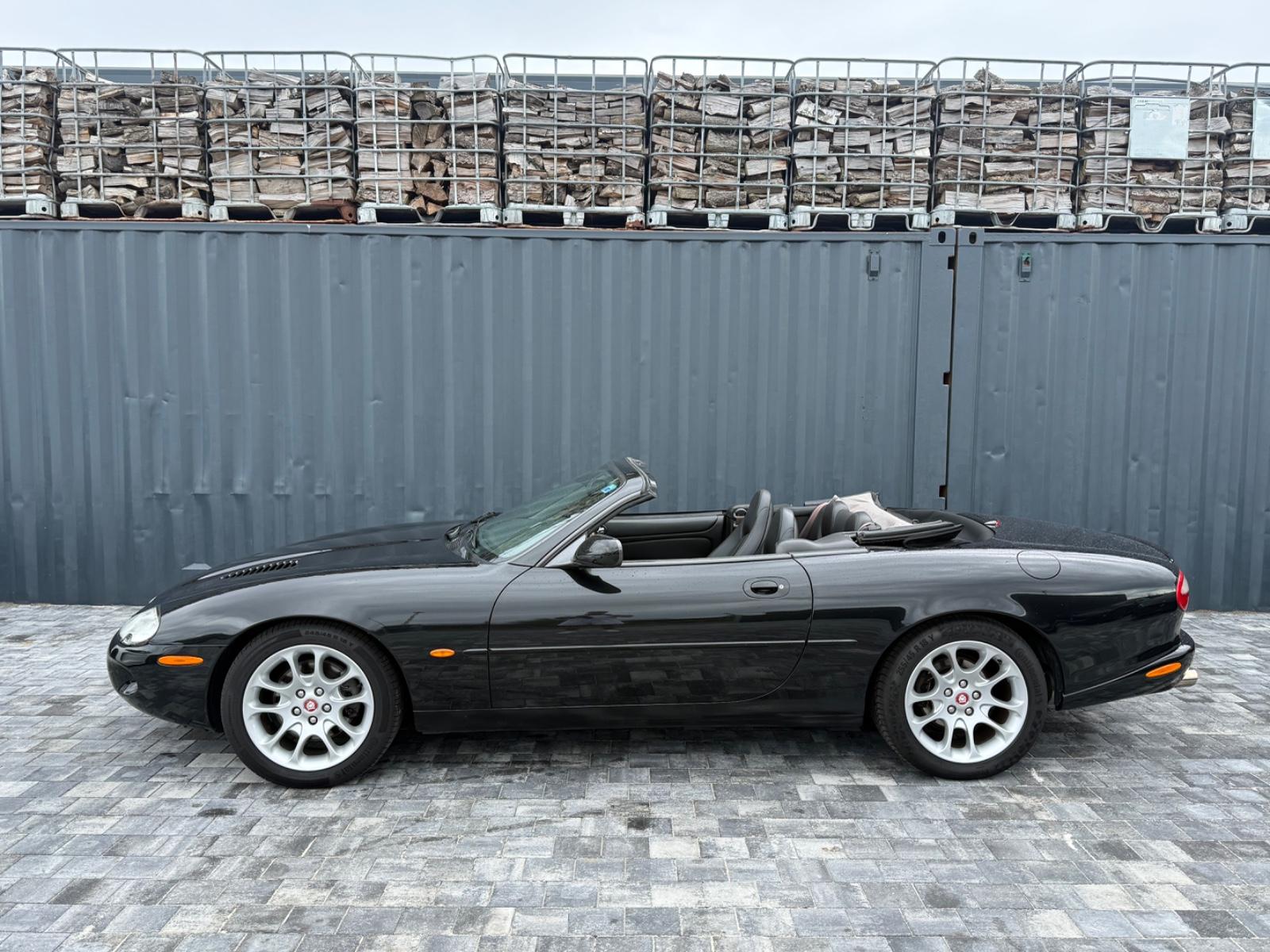 Jaguar XKR Cabriolet 4.0 V8 Kompressor 363 ch / Cuir / Xénon / Faible Kilométrage