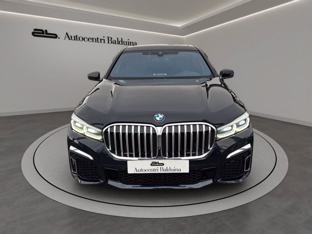 BMW 750li individual composition msport xdrive a imagem 2