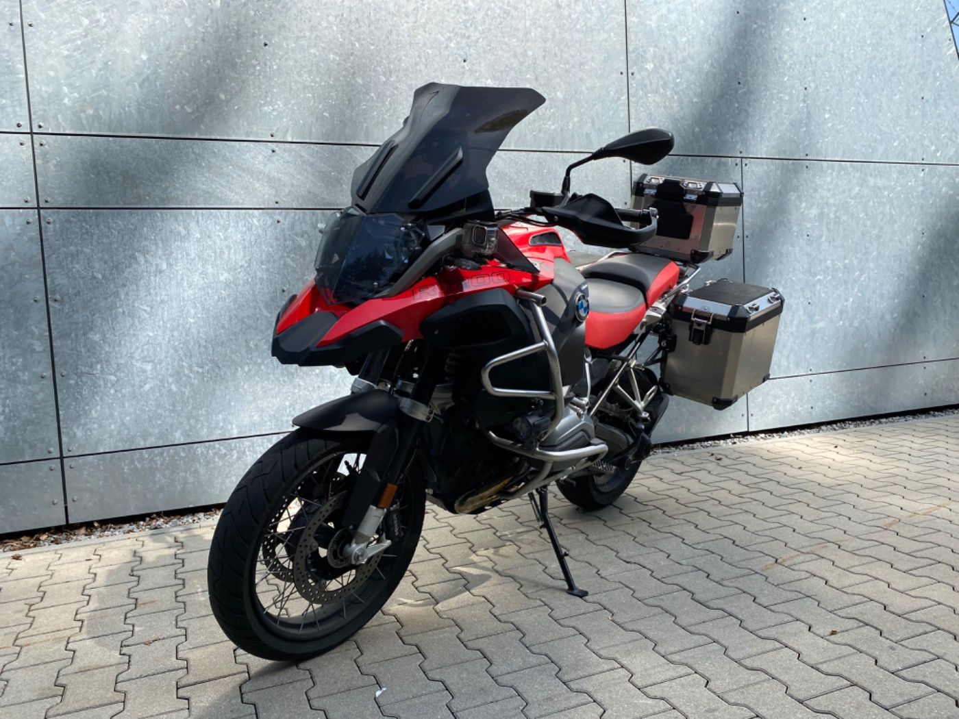 Fahrzeugabbildung BMW R 1200 GS Adventure 3 Pakete Connectivity Seiten