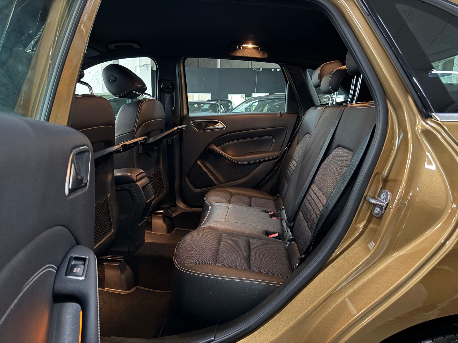 Fahrzeugabbildung Mercedes-Benz B 180 7G-DCT URBAN SPORTPAKET NAVI LED KAMERA 2H