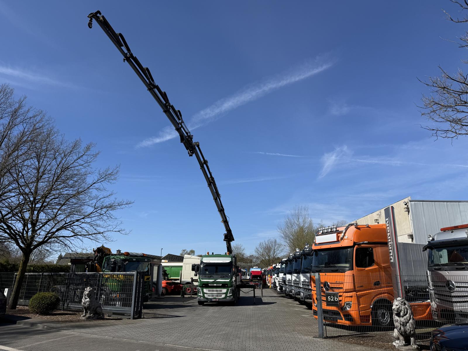Volvo FM500 8X4 Kran Hiab 408 Jib bis 30 Meter