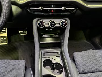 Skoda Kodiaq 2.0 TDI 4x4 Sportline Pano AHK 7-Sitze