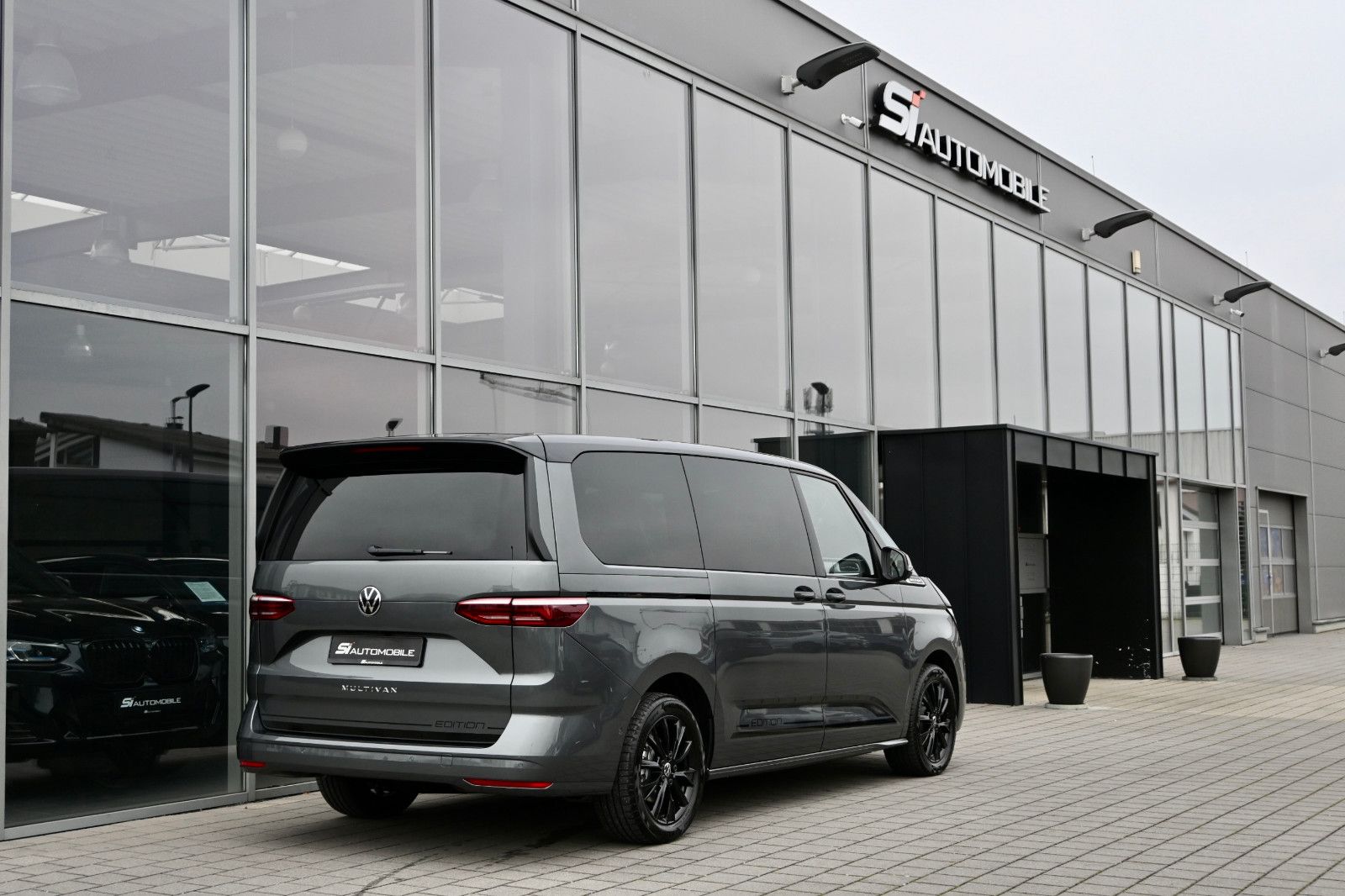 Fahrzeugabbildung Volkswagen T7 Multivan 2.0 TSI DSG Lang Edition °360°STHZ°