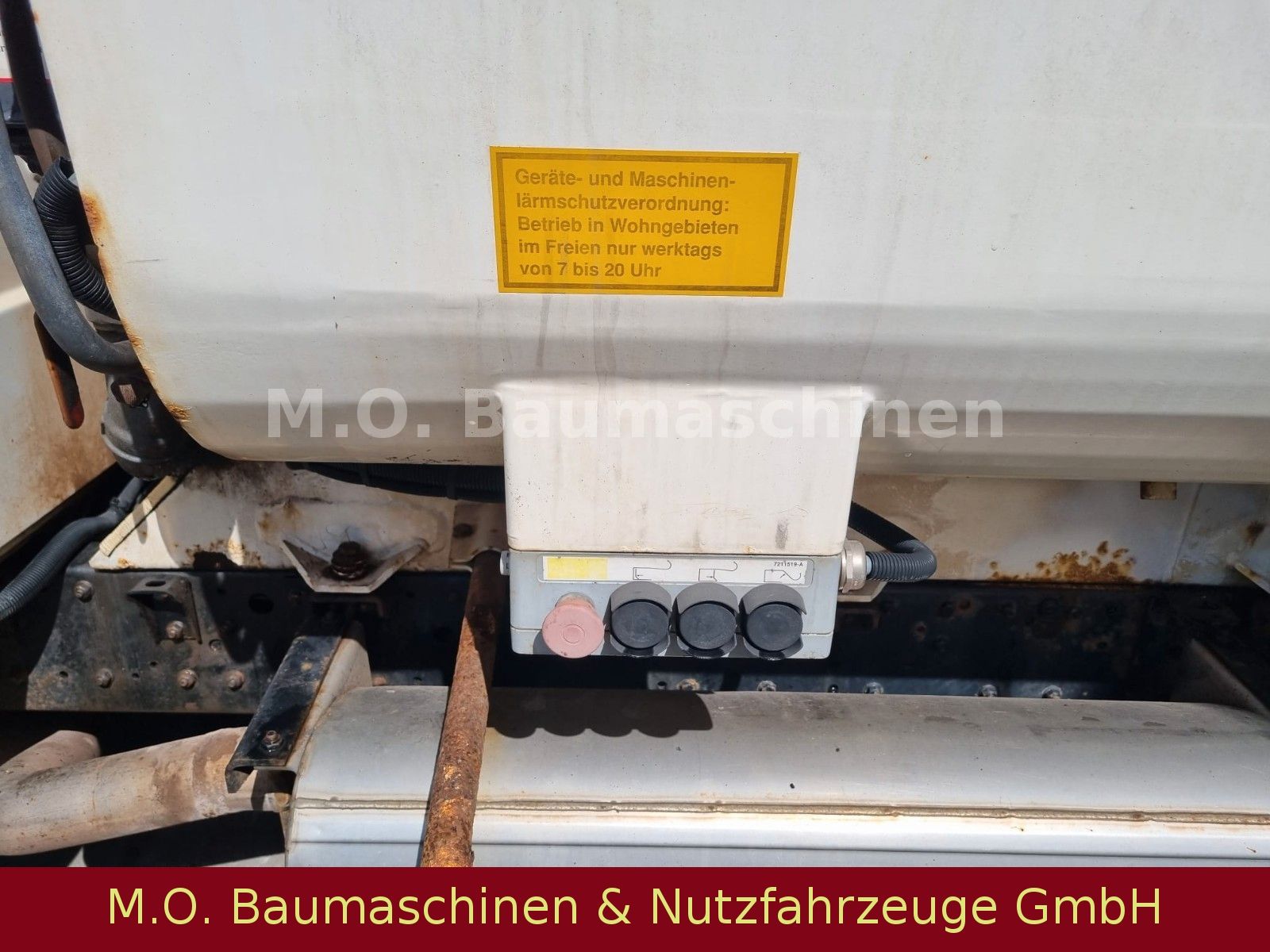 Fahrzeugabbildung Mercedes-Benz Vario 818 D / Euro 5  / Zöller Micro XL /