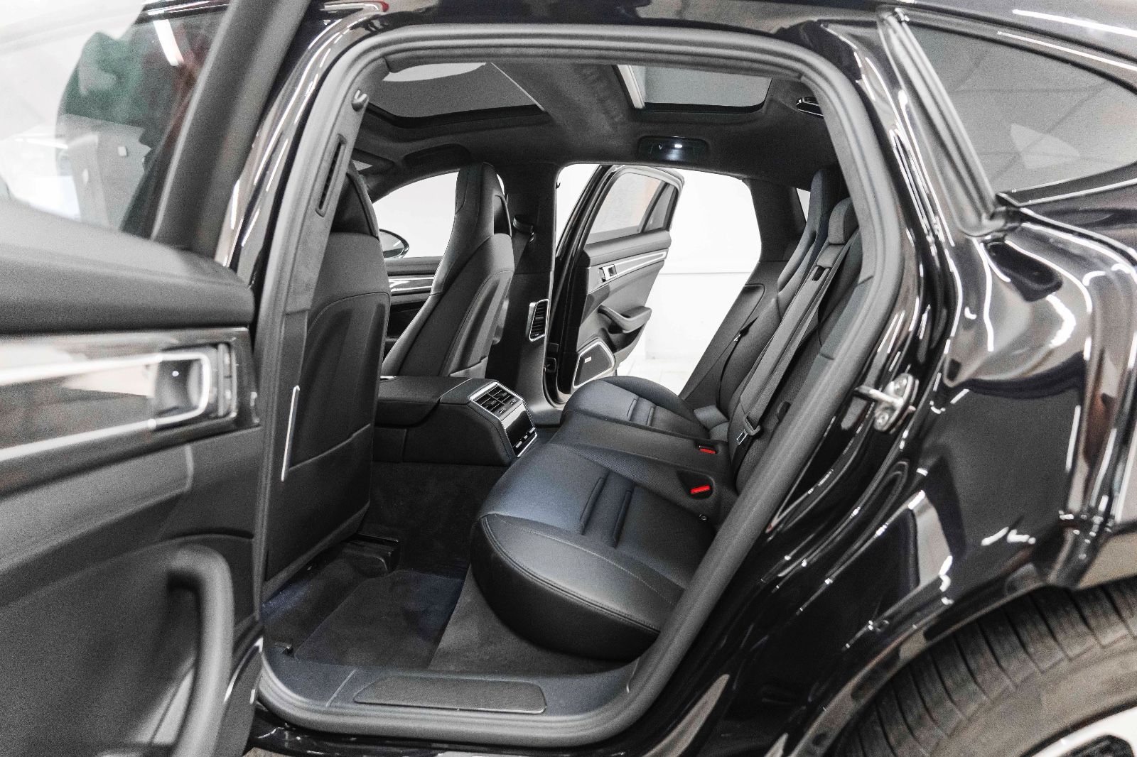 Fahrzeugabbildung Porsche Panamera Turbo S CHRONO LED PDLS PASM ACC PCCB