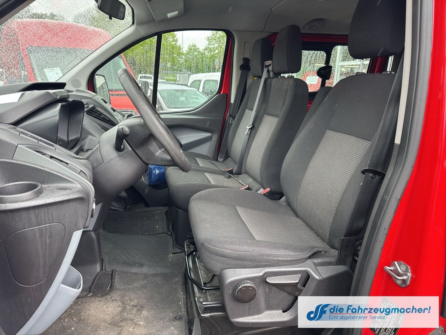 Fahrzeugabbildung Ford Transit Custom Kombi 300 L1 2.2 TDCi *1586 *EXPO