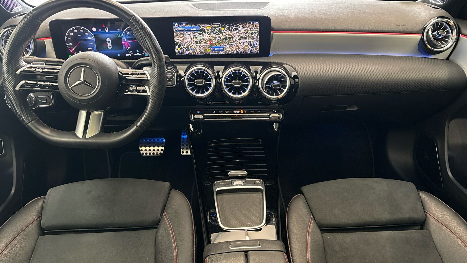 Mercedes-Benz A 200 d Lim. AMG Line Advanced Plus T-Leder Navi foto 5
