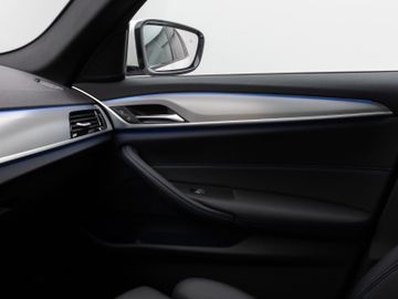 Fahrzeugabbildung BMW 540d xD Tour M Sport HUD HiFi Laserlicht 19``