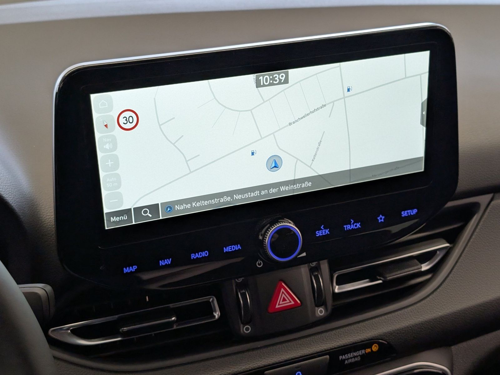 HYUNDAI i30 Kombi 1.6 T-GDI Trend Automatik SHZ Navi – Bild 23