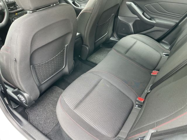 Fahrzeugabbildung Ford Focus 2.0 EcoBlue ST-Line AHK, Navi, Rückfahrkam