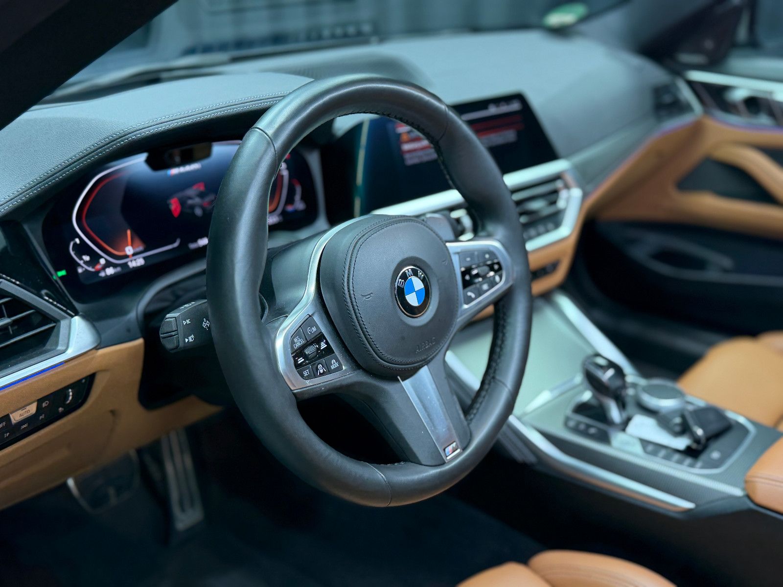 Fahrzeugabbildung BMW M440i xDrive Coupe|LASER|H&K|360°|M-Sitze|Gestik