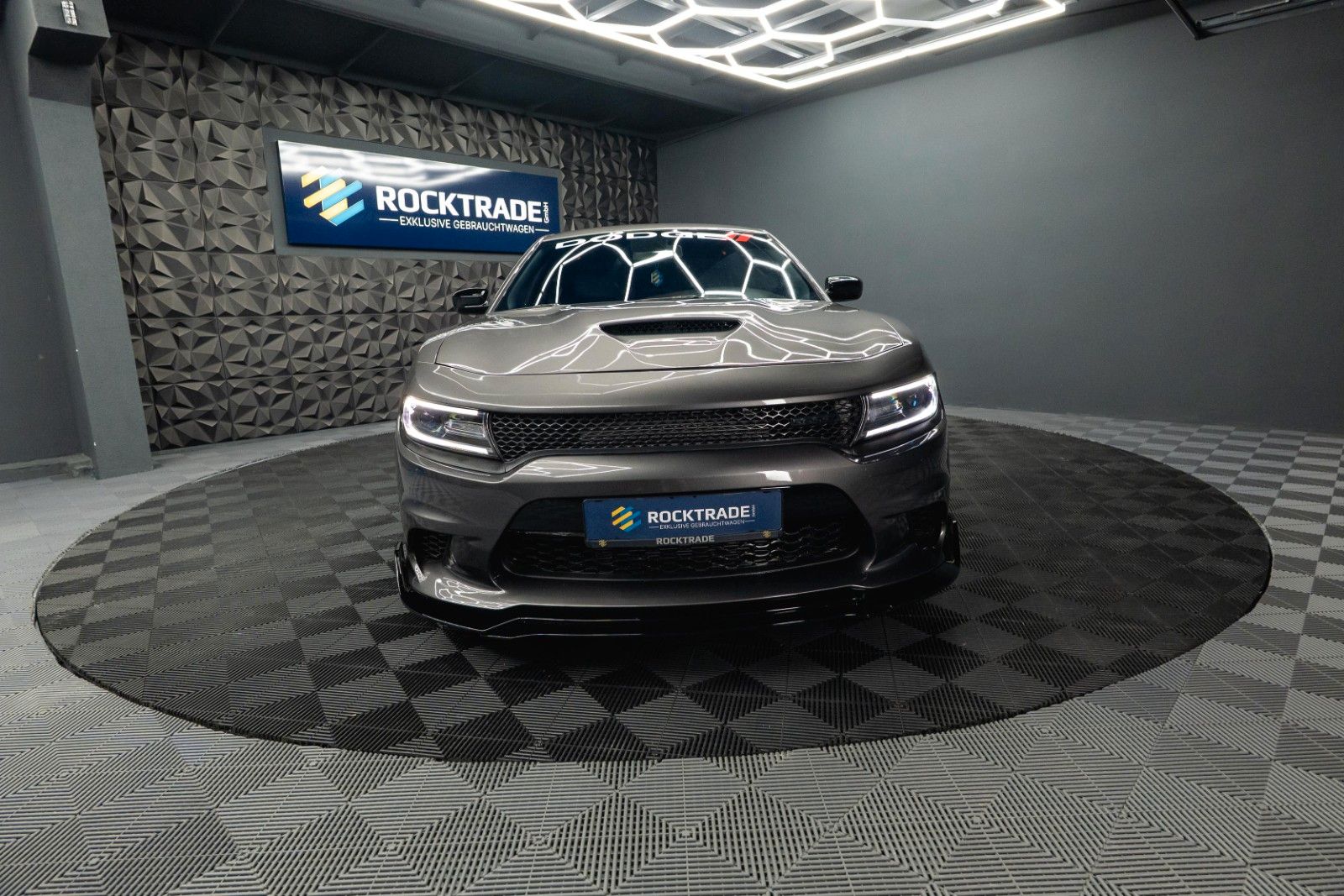Fahrzeugabbildung Dodge Charger 5.7 V8 HEMI R/T KONG Night Performance