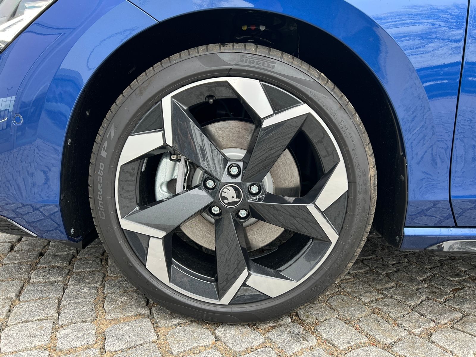 Fahrzeugabbildung SKODA Superb Combi  Sportline 2.0 TDI 4x4 DSG *AHK, Na