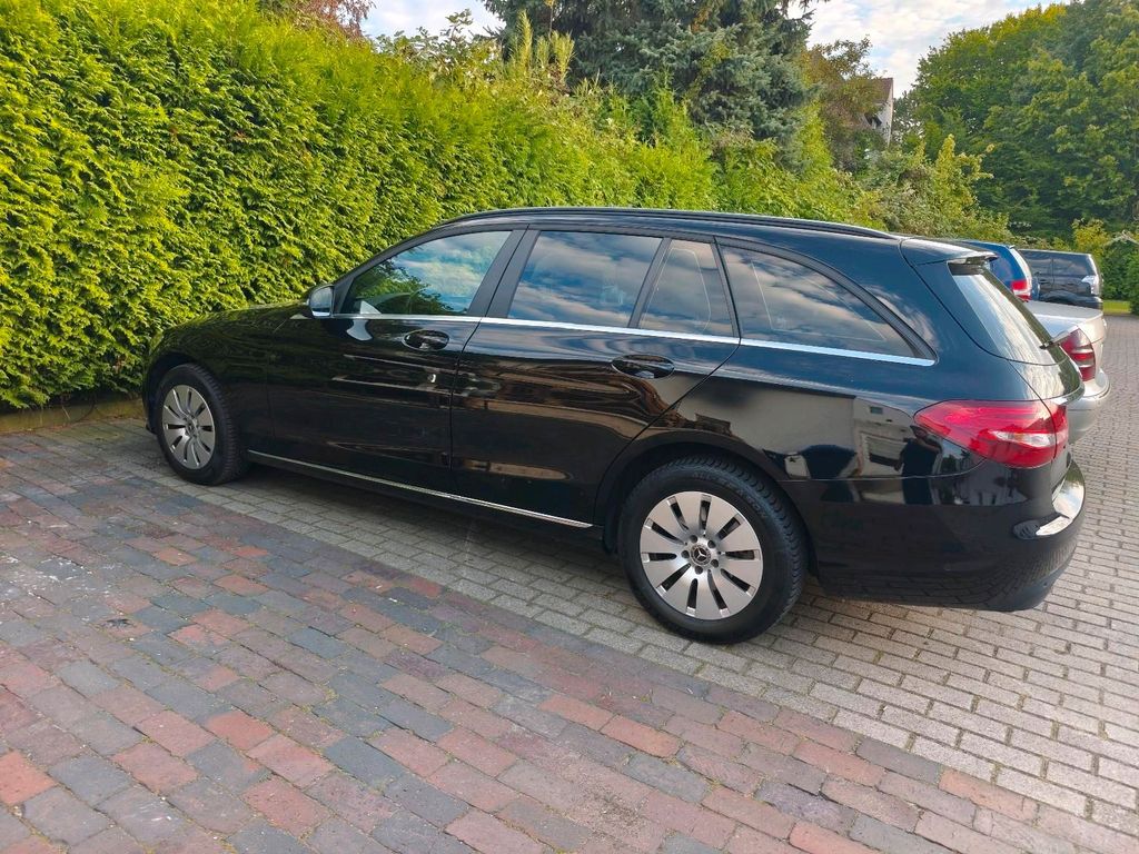 Image of Mercedes-Benz C 200