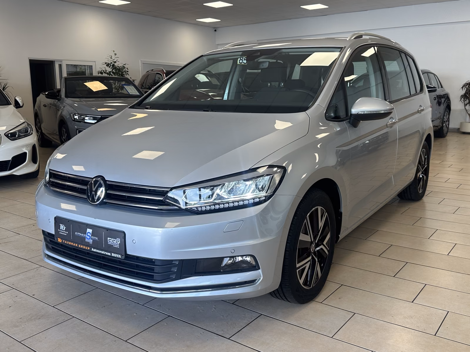 Volkswagen Touran Move 7Sitze AHK LED ACC SHZ PDC WSS heiz.