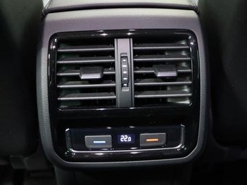 Volkswagen Passat Variant Elegance 4M R-Line AHK StHz