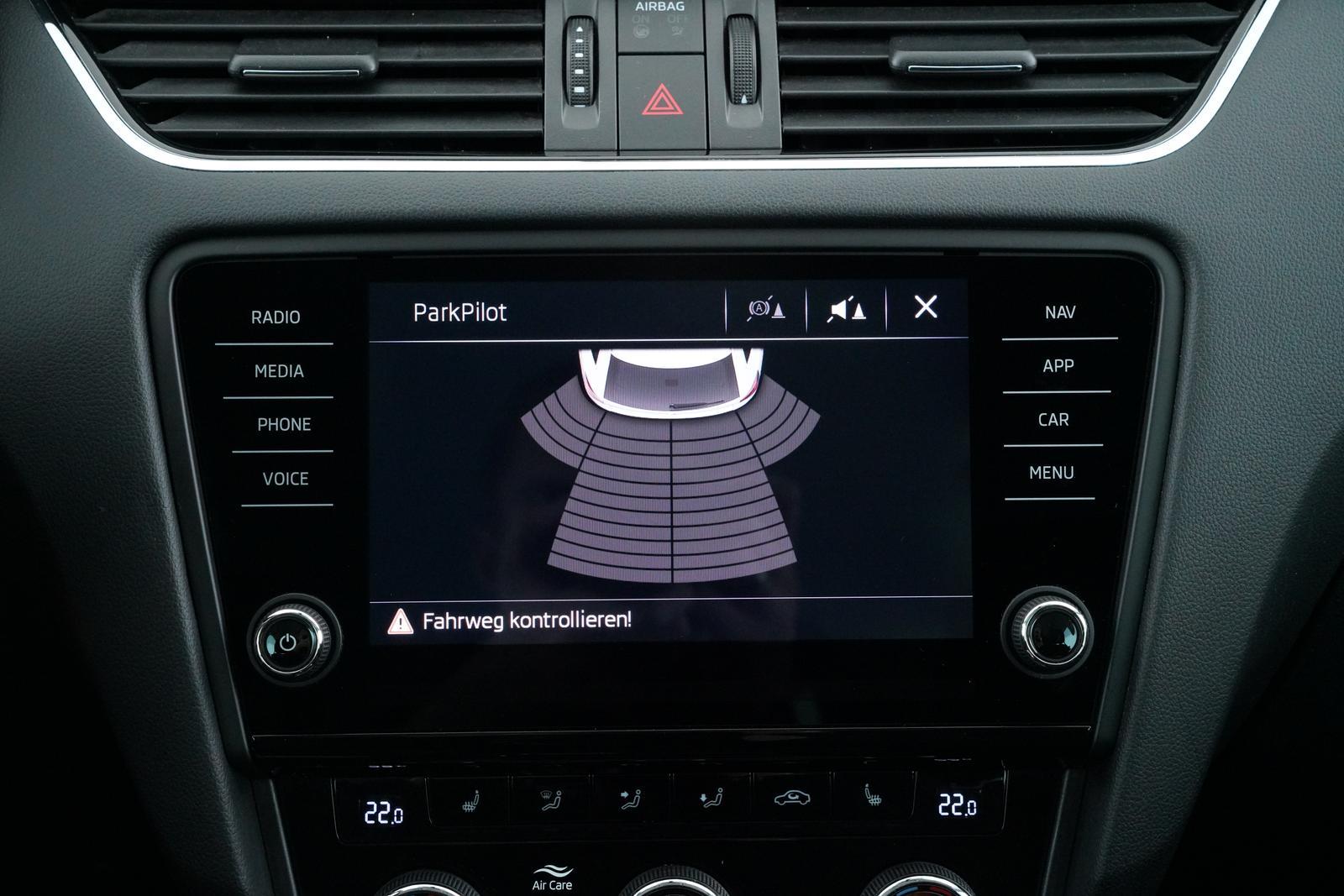 Skoda OCTAVIA COMBI TOUR 1.5TSI SCHECKHEFTGEPFLEGT uvm