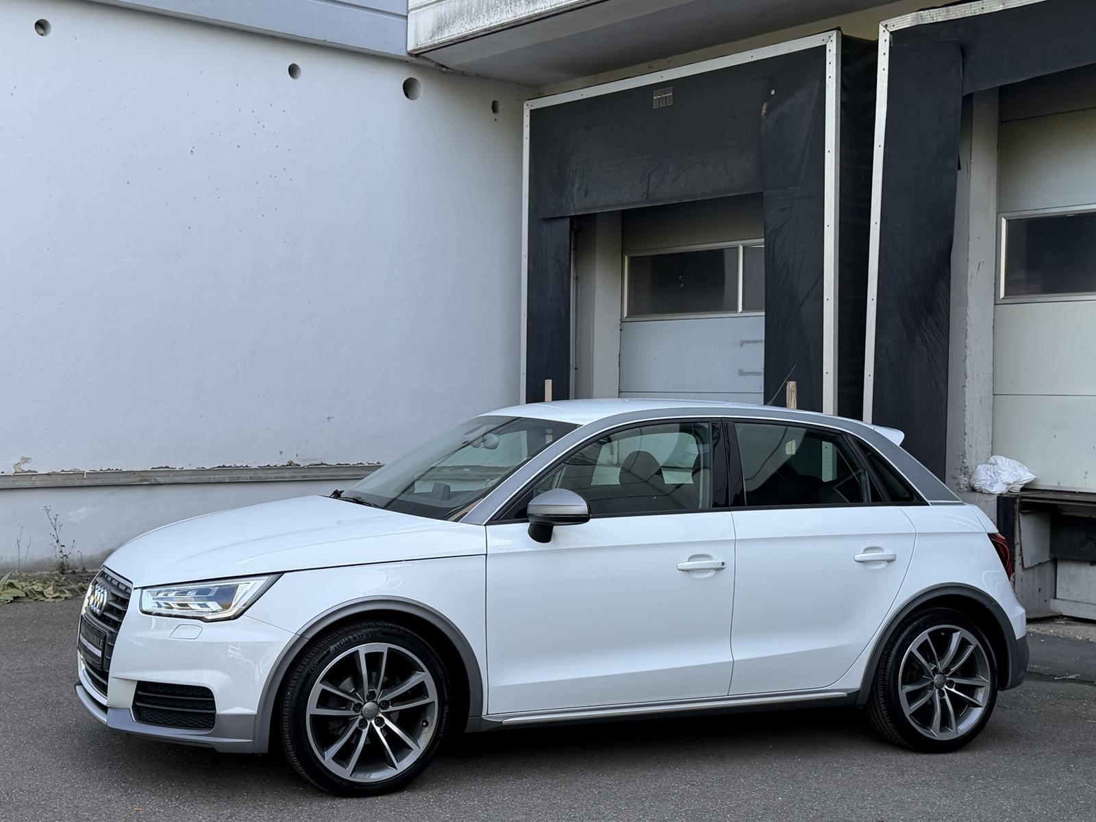 Audi A1 Sportback Ultra Xenon Sitzheizung Tempomat 