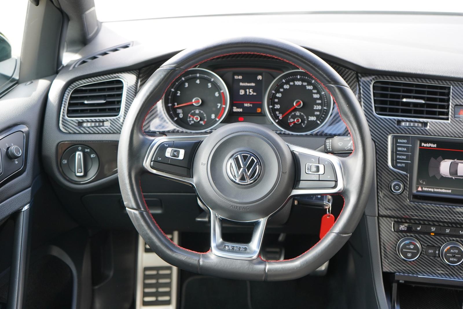 Volkswagen Golf VII 2.0 GTI Sitzheizung Klimaaut. PDC AHK