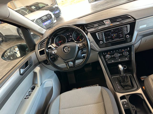 MYAUTOCENTER – Gebraucht- und Jahreswagen mit Werkstattservice in Pfaffenhofen Volkswagen Touran Comfortline BMTStart-Stopp *7 Sitzer*ACC
