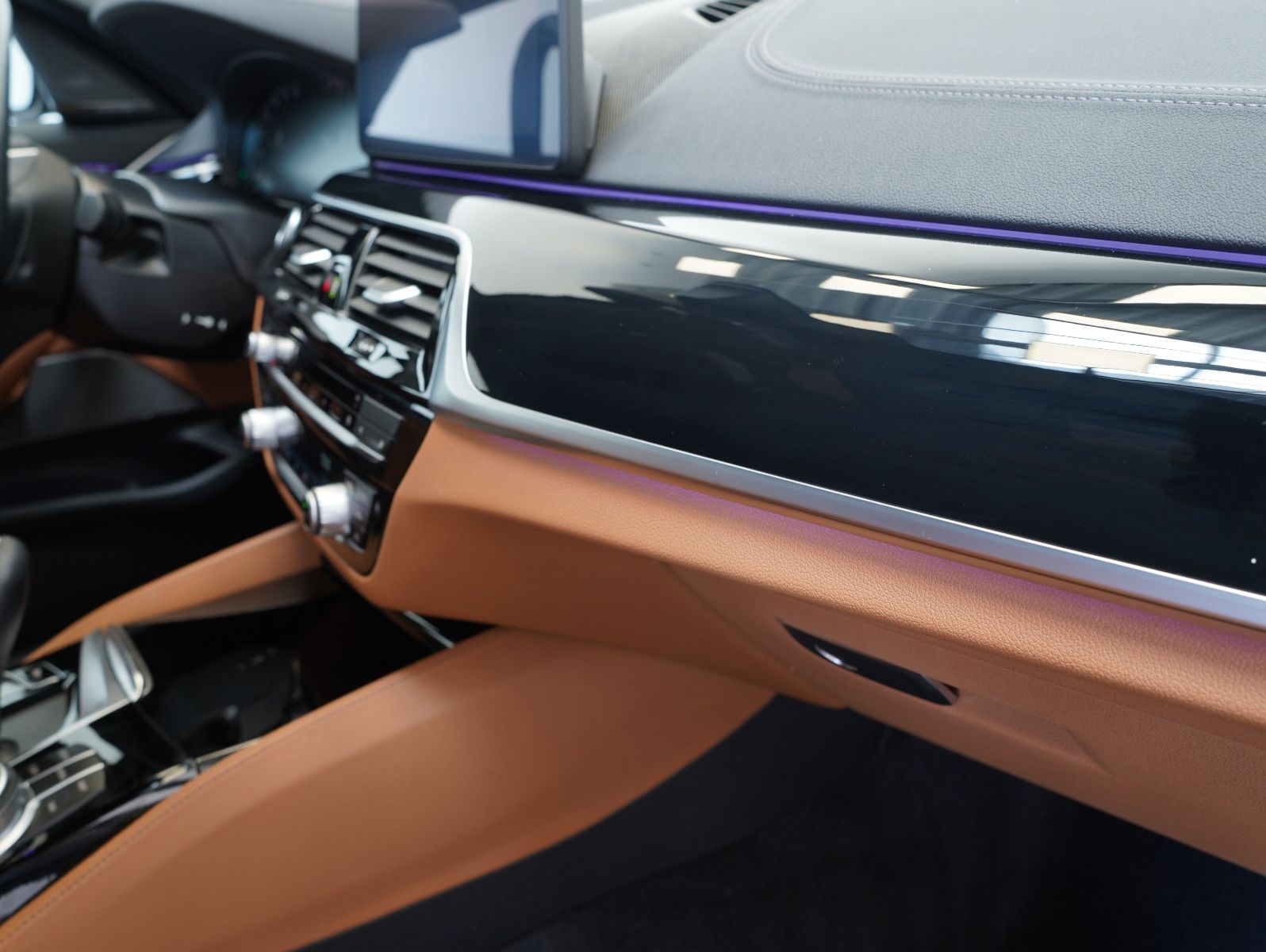 Fahrzeugabbildung BMW 520 i Touring  Luxury Line H&K/KAMERA/LM19"
