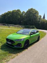Ford Focus 2,3 EcoBoost ST Turnier Auto ST - Ford Focus: Grün, ST