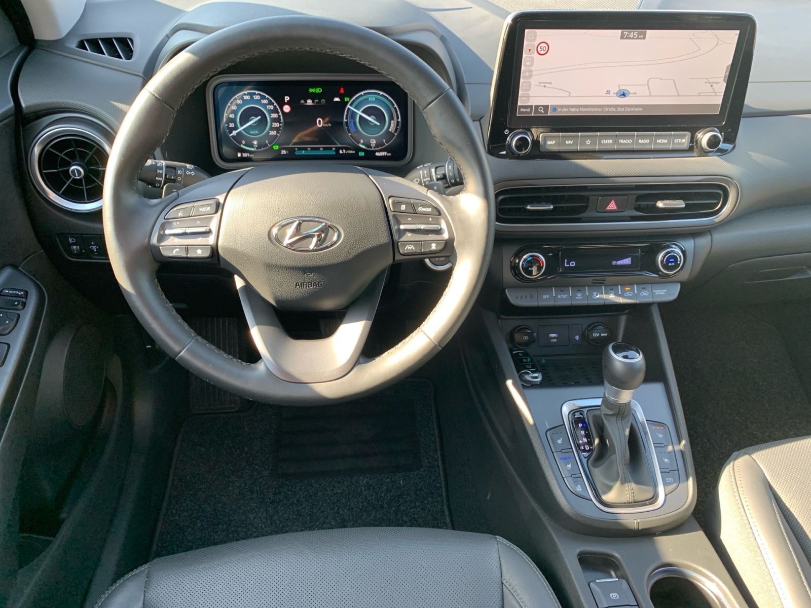 Fahrzeugabbildung Hyundai KONA 1.6 GDI Prime Hybrid Navi LED Leder 1Hd