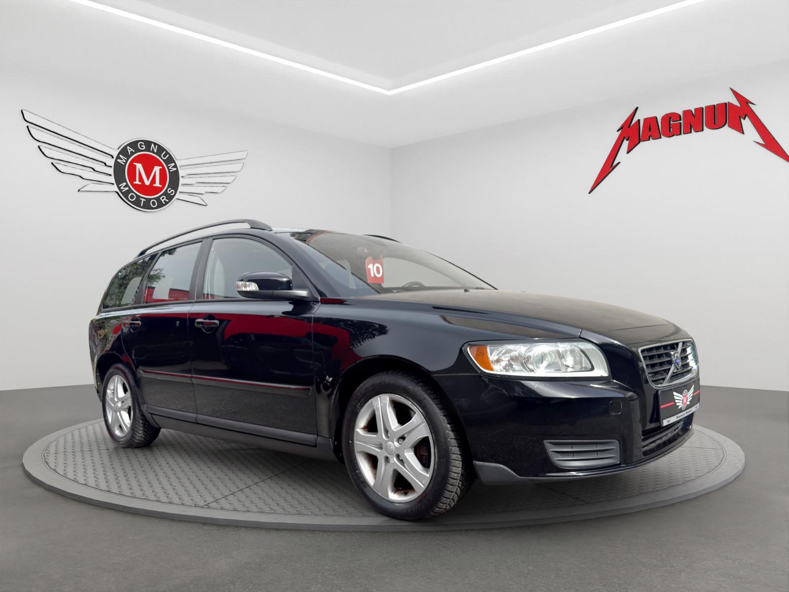 Volvo V50 2008 — interior