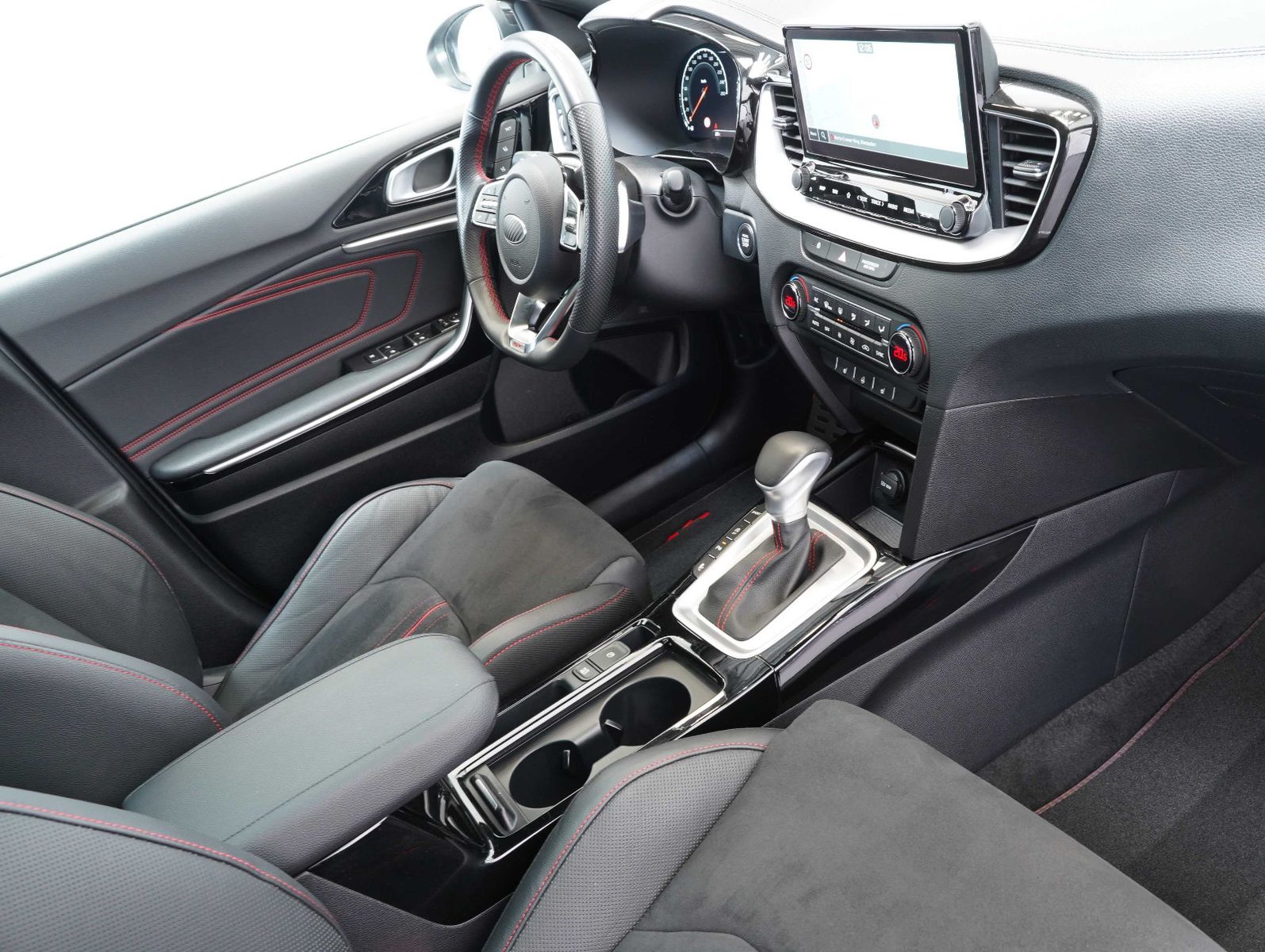 Fahrzeugabbildung Kia cee'd / Ceed 1.6T-GDI GT LED/NAVI/ACC/AHK/PANO