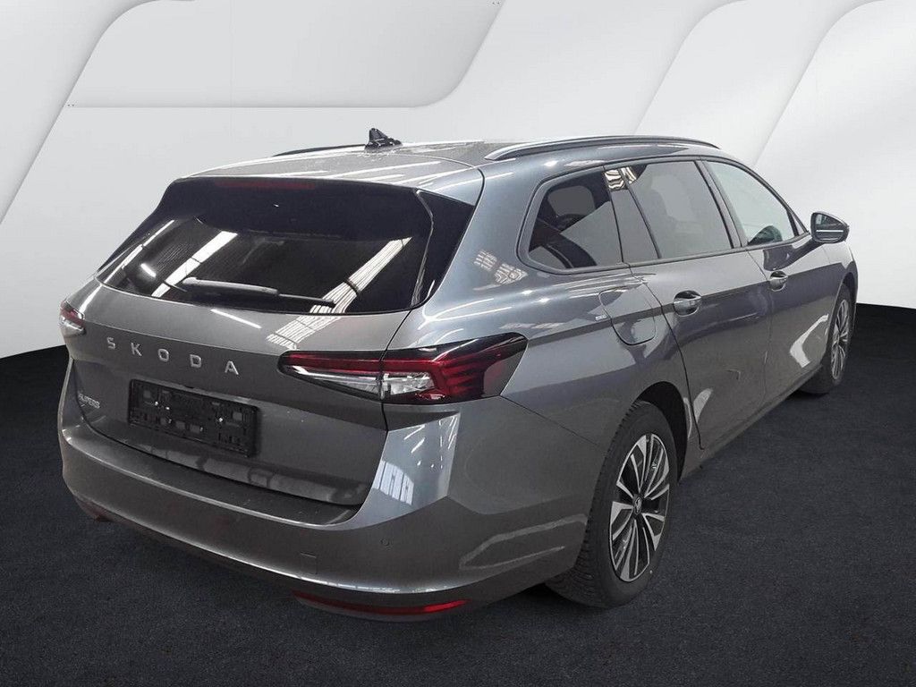 Skoda Superb - Bild 2
