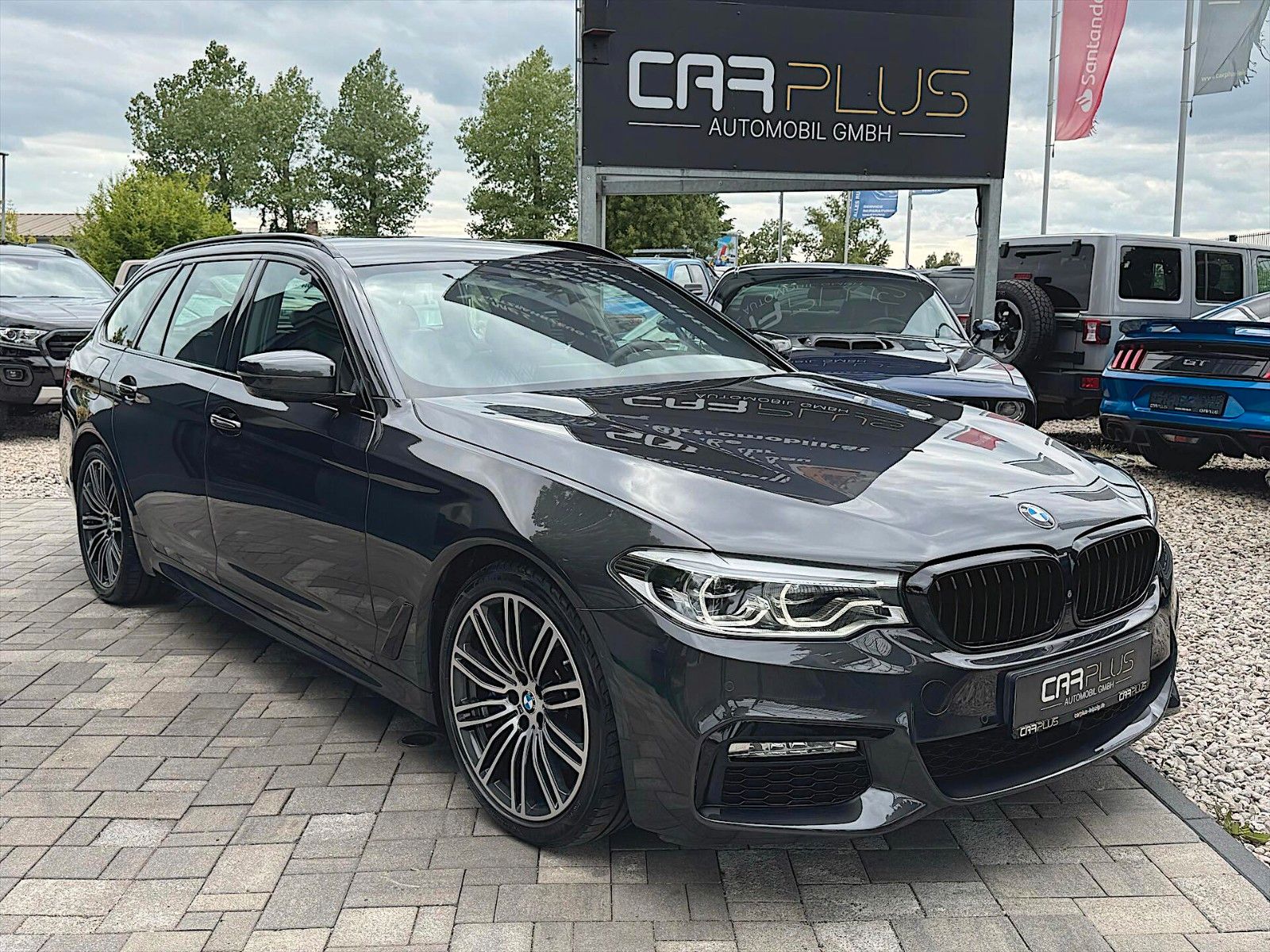 Fahrzeugabbildung BMW 530i M Sport Shadow Line *ACC*LED*Head-Up*360°*