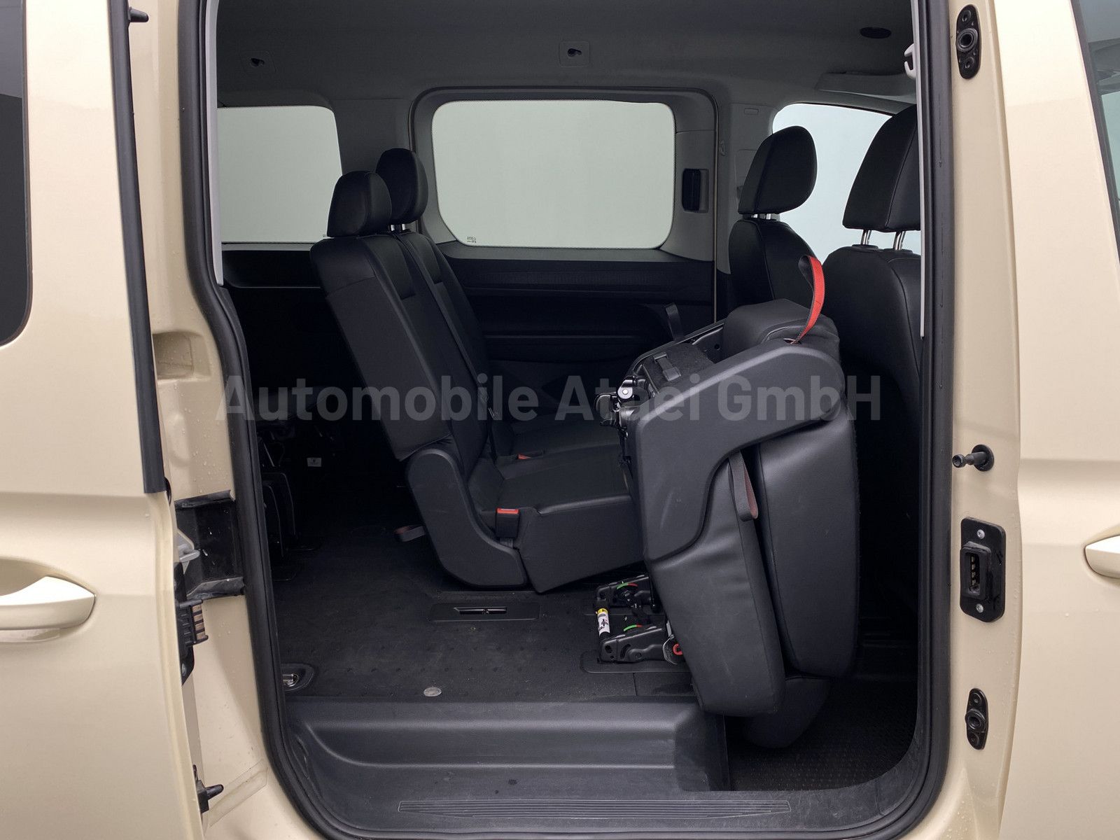 Fahrzeugabbildung Volkswagen Caddy Maxi 2.0 TDI *TAXI* 7-SITZE+LEDER 0887