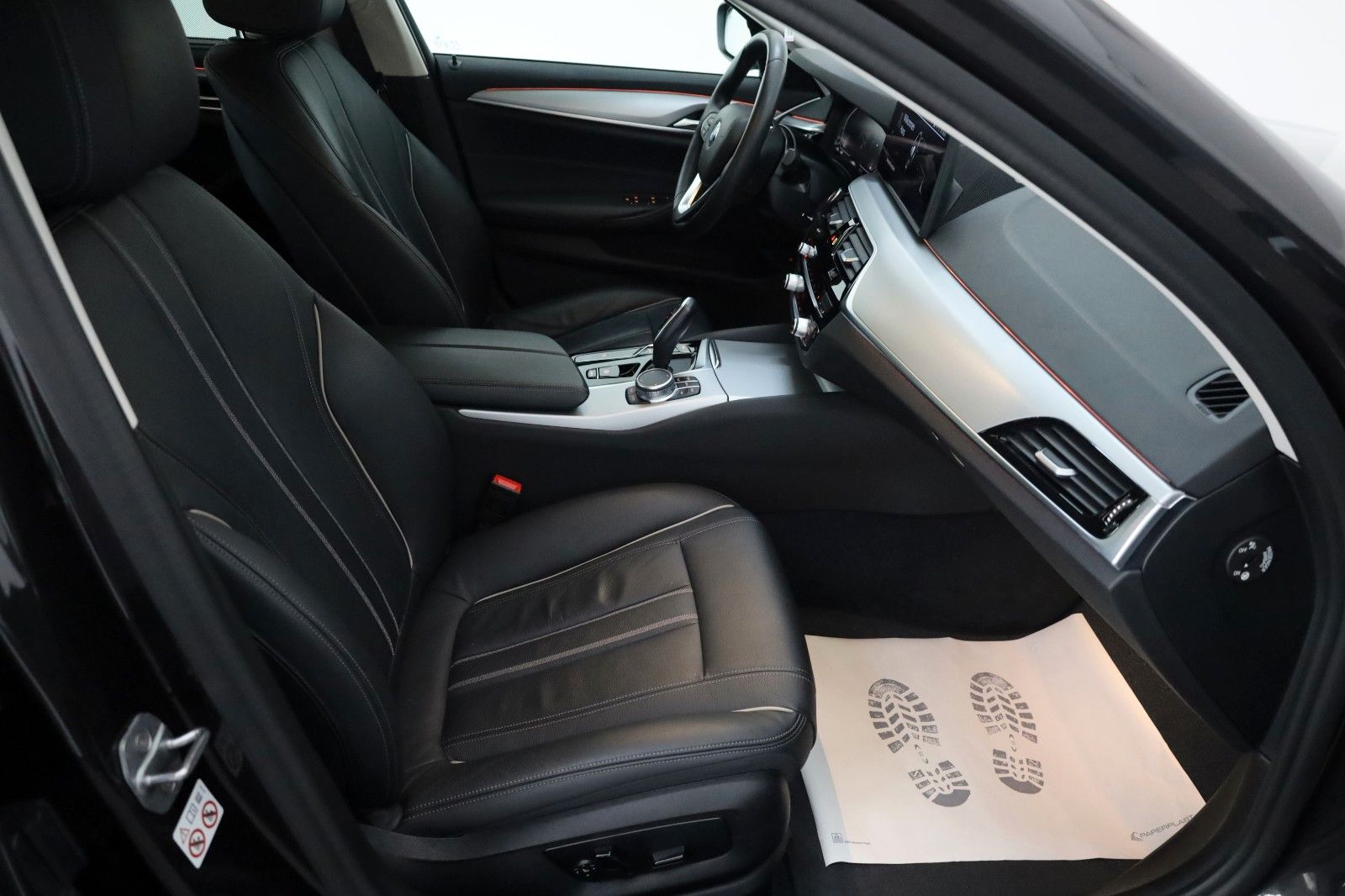 Fahrzeugabbildung BMW 520 d xDrive,Leder,Navi,LED,SH,Kamera,DAB,AHK