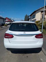 Mercedes-Benz C 180 d T - - Mercedes-Benz C 180 mit Diesel-Antrieb: Kombi, Schaltgetriebe