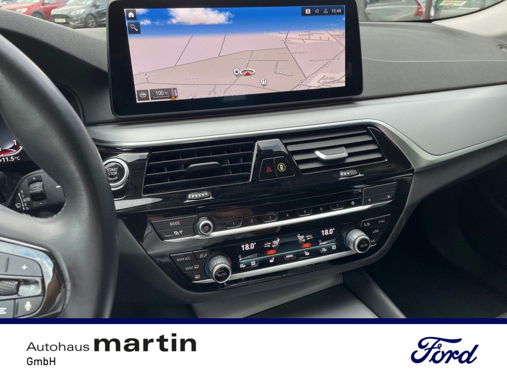 Fahrzeugabbildung BMW 520 i PDC SHZ KAMERA NAVI HUD FACEL. LED LASER