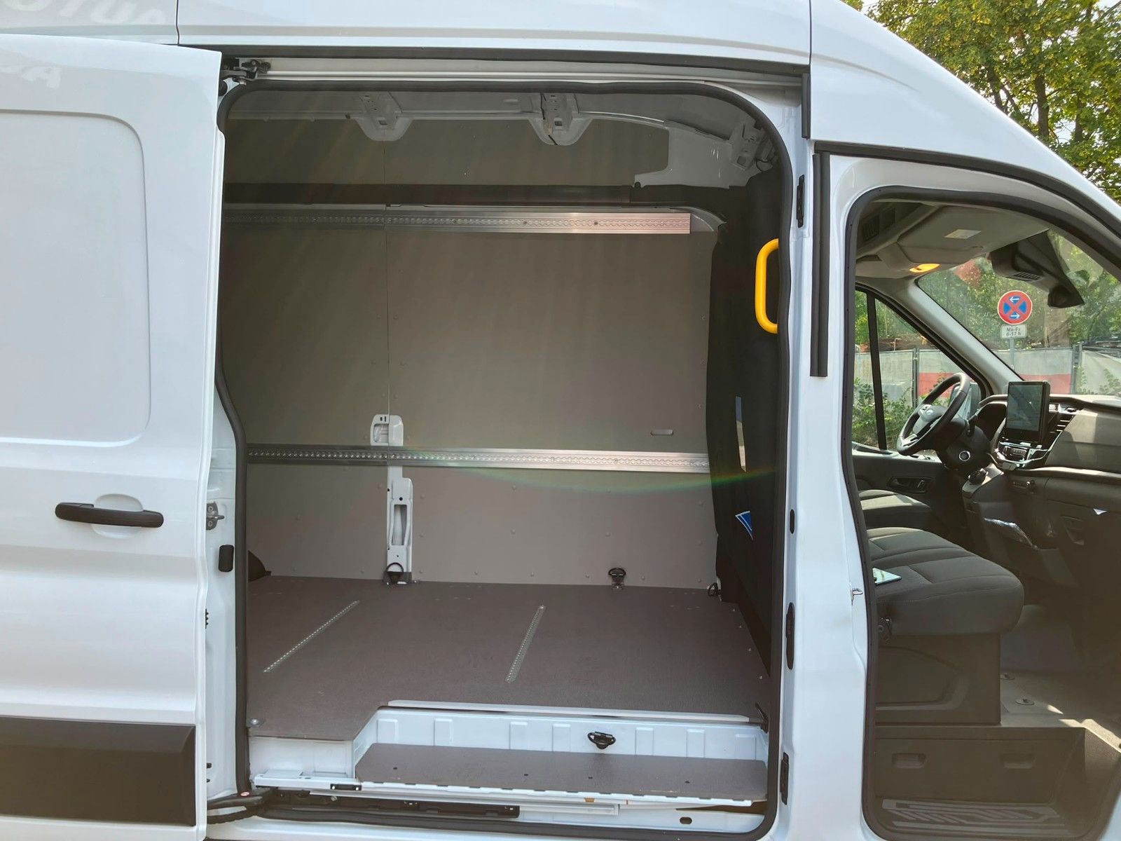 Fahrzeugabbildung Ford E-Transit Kasten E 350 L3H3 SDH*NAVI*PDC*68KWh