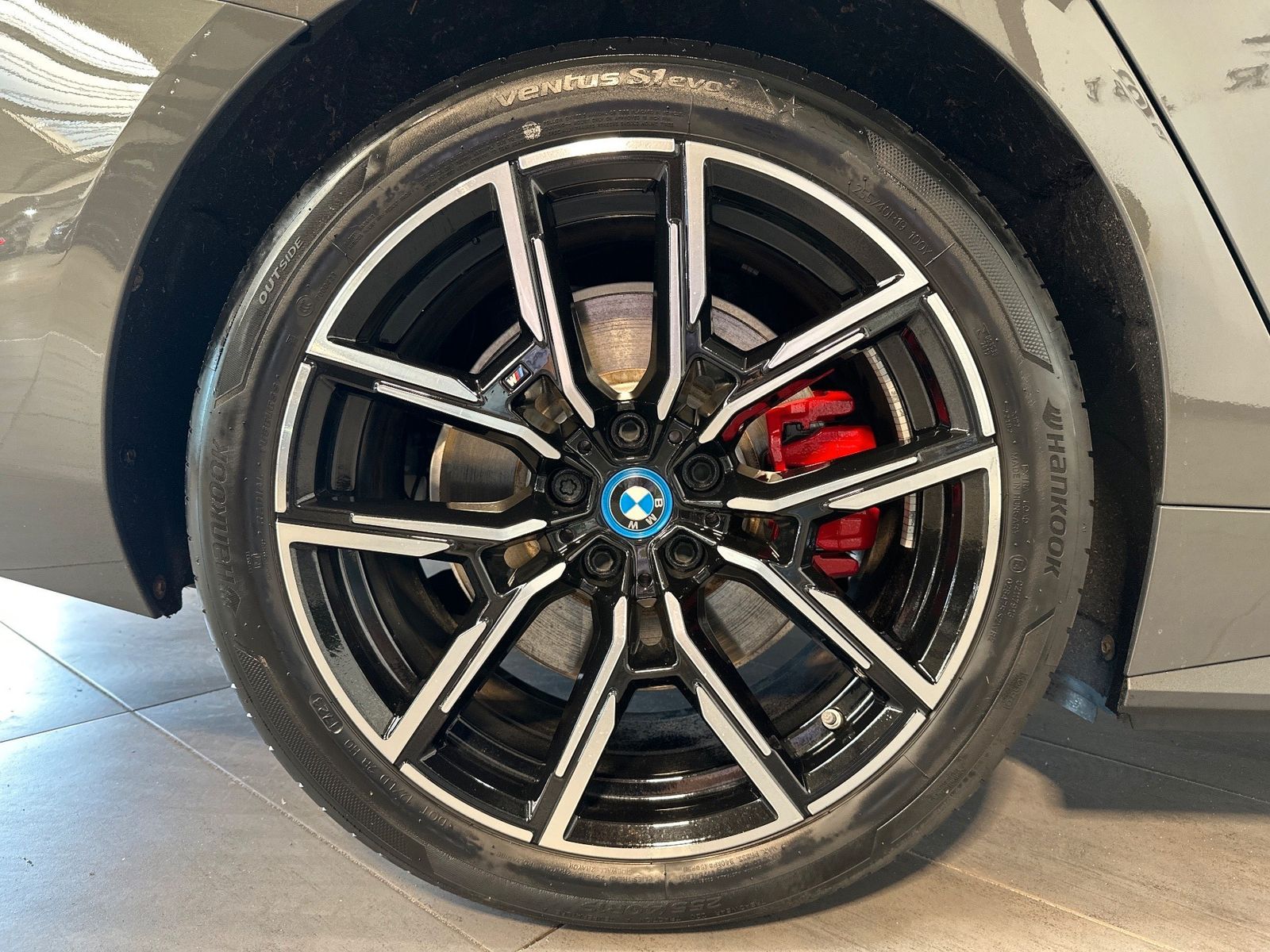 Fahrzeugabbildung BMW i4 eDrive40 Gran Coupe M-Sport NAV+LED+KAM+SHZ