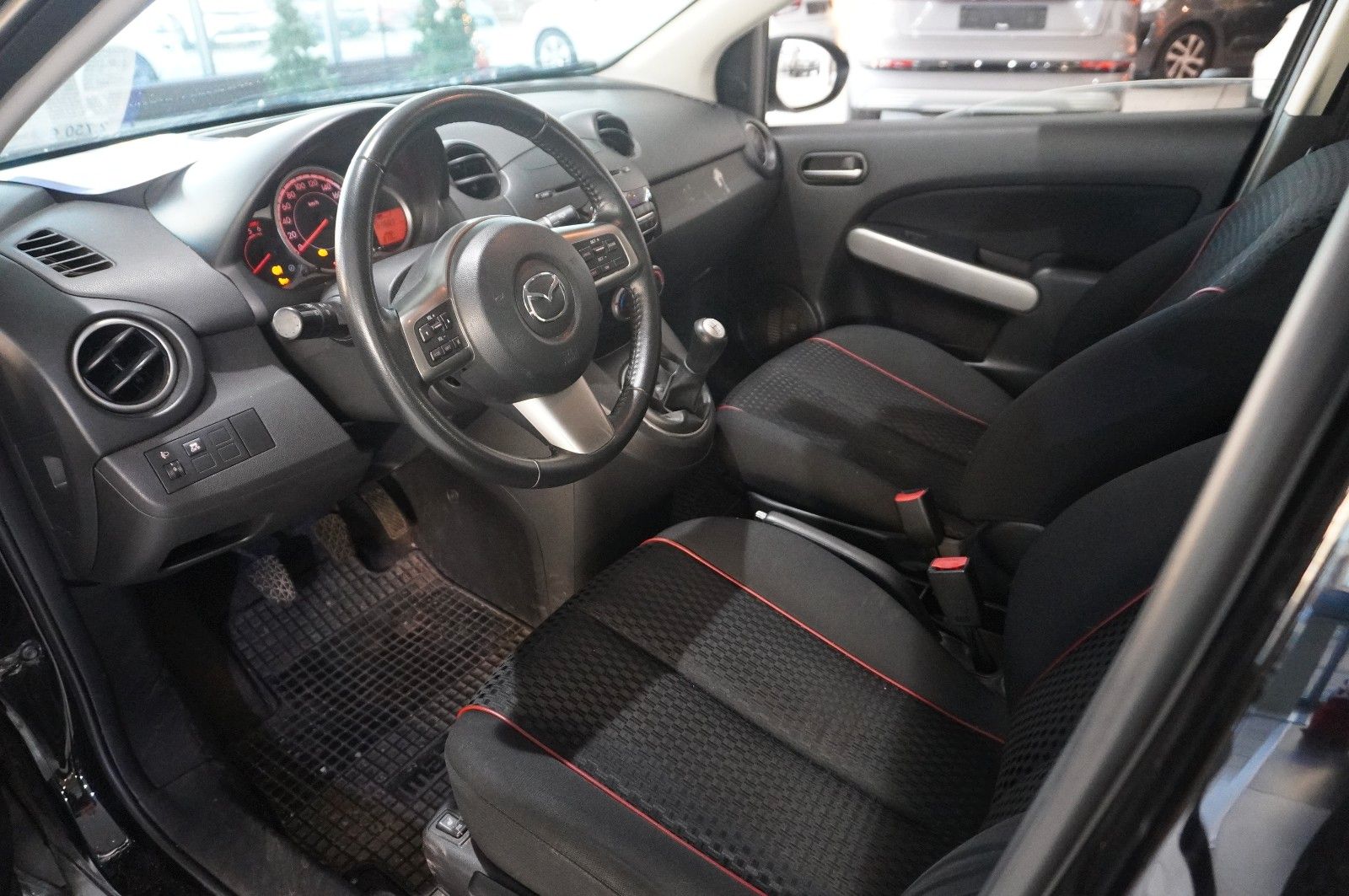 Fahrzeugabbildung Mazda 2 Lim. 1.6D SPORT LINE KLIMA/NEBEL/CD/TÜV/AHK