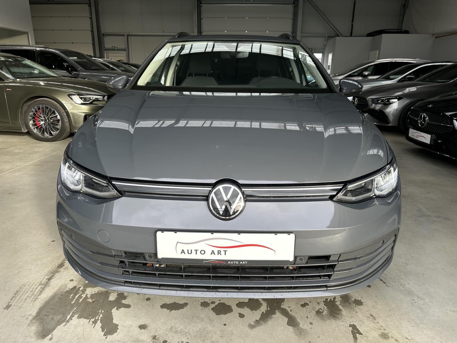 Volkswagen Golf Life Navi Pano AHK SHZ Kamera LED ACC