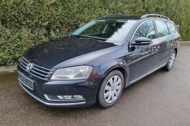 Volkswagen Passat 2.0 TDI Comfortline*Navi*Klimaaut.*SHz