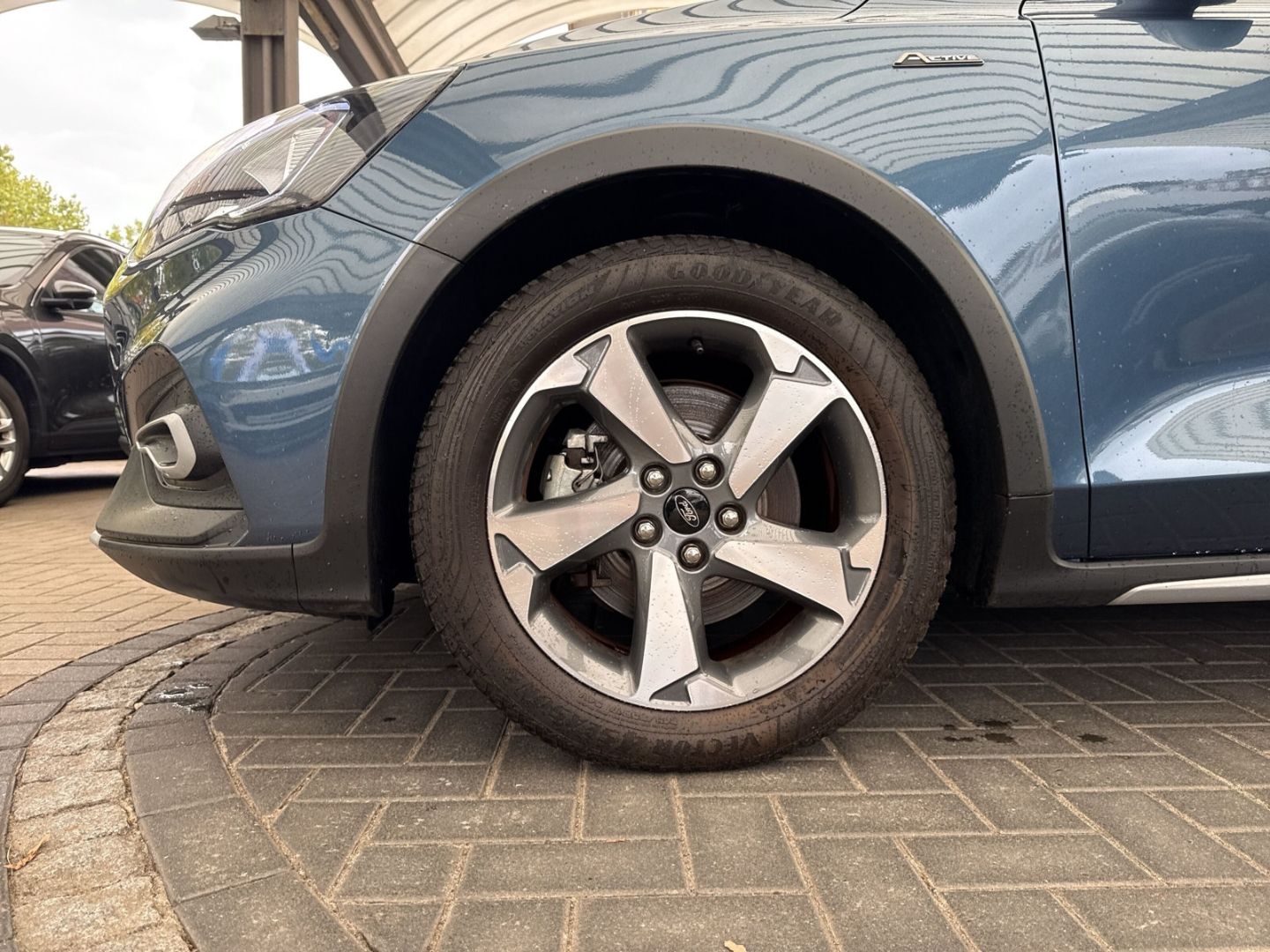 Fahrzeugabbildung Ford Focus Turnier Active Kamera LED NAVI DAB Winterp