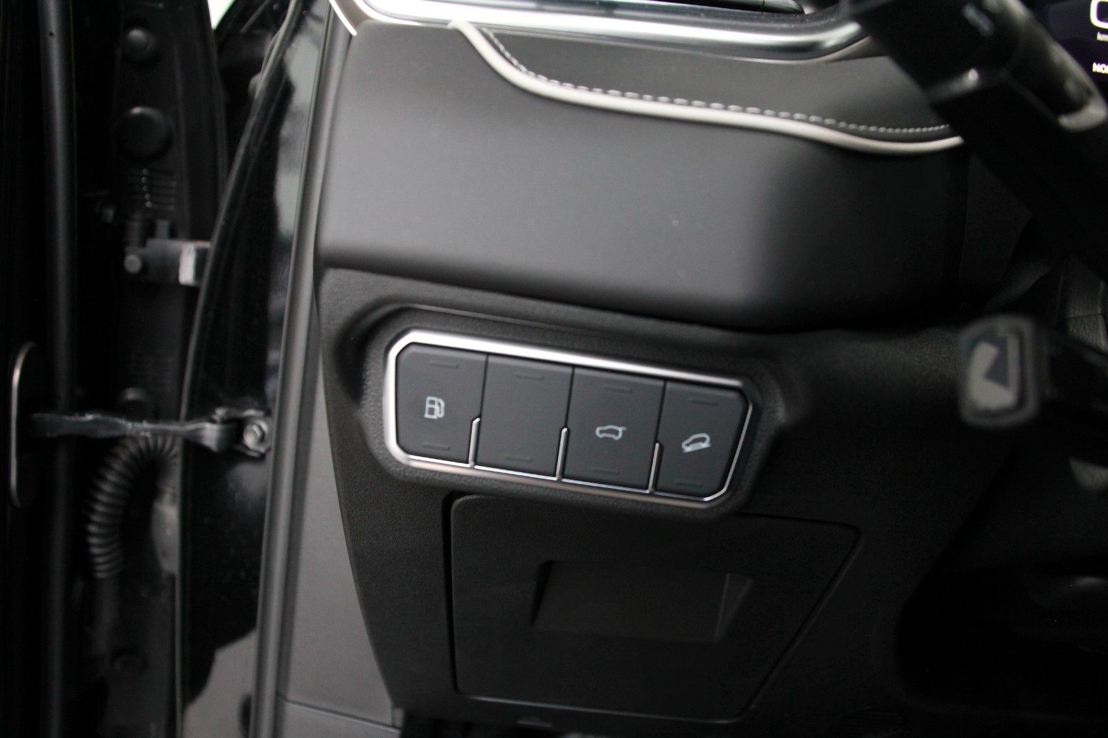 Fahrzeugabbildung GWM Wey 05 PHEV AWD Premium