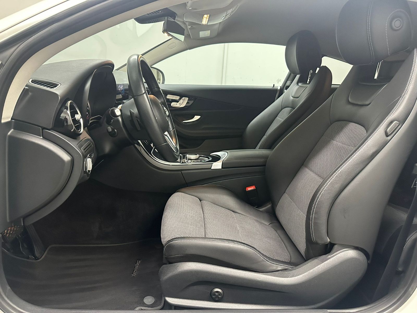 Fahrzeugabbildung Mercedes-Benz C 220 d COUPE Autom. *TEMPO*SH*LED*KAMERA*NAVI*