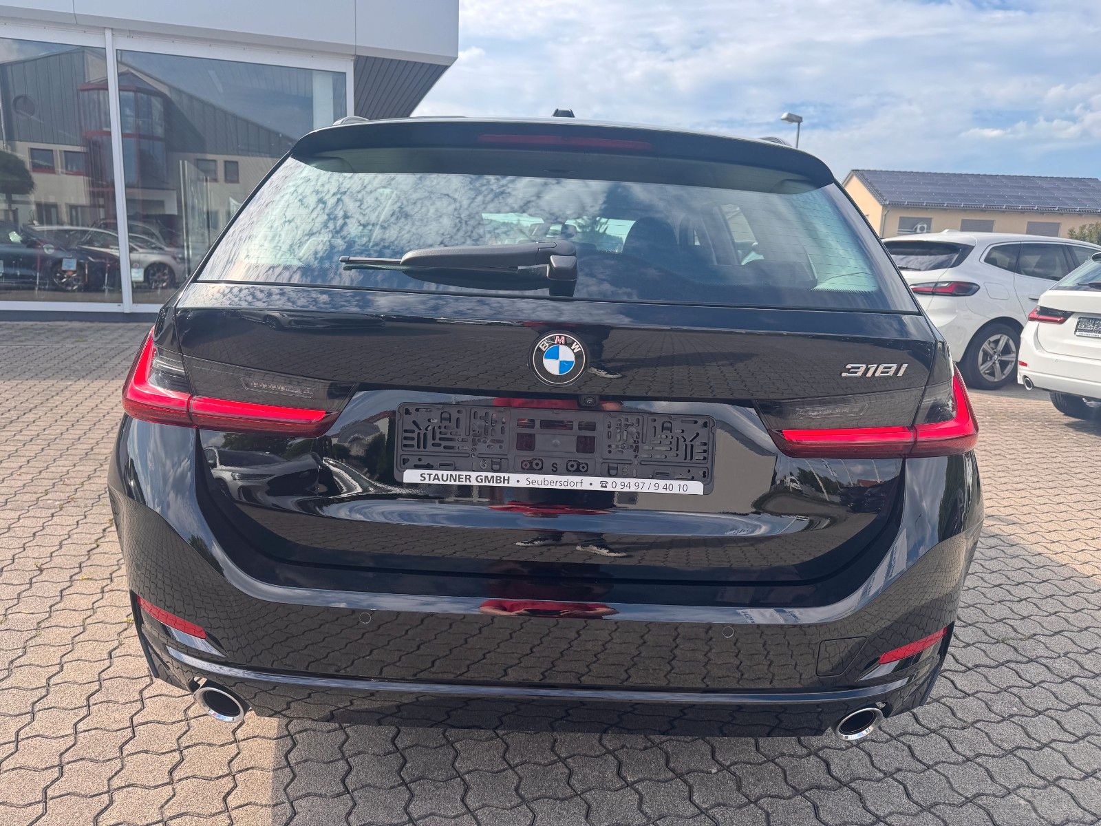 BMW 318i Touring KAMREA NAVI DAB KLIMAAUTOMATIK foto 7